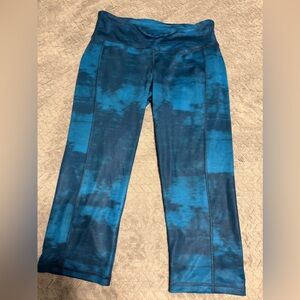 Old Navy Active Blue Marble Capri Powersoft Leggings. No Pockets 
Sz. L.